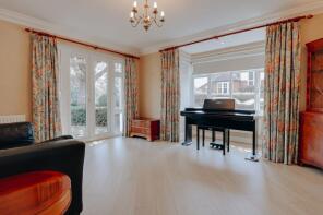 Flat 2, Alexandra House, Belmont Road, Bushey WD23 2NL
