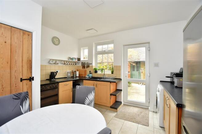 Kitchen/ Breakfast Room