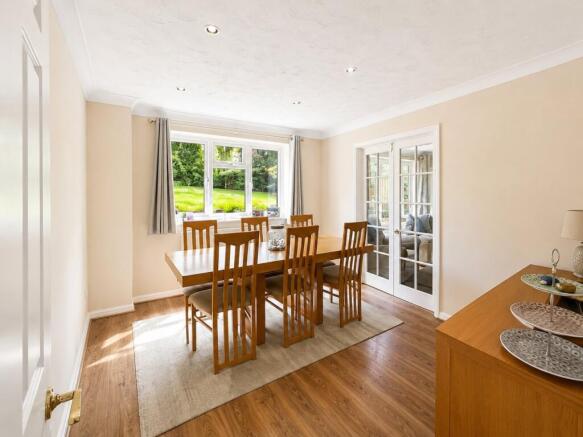 Cowdray Park Road, Little Common, TN39 photo 4