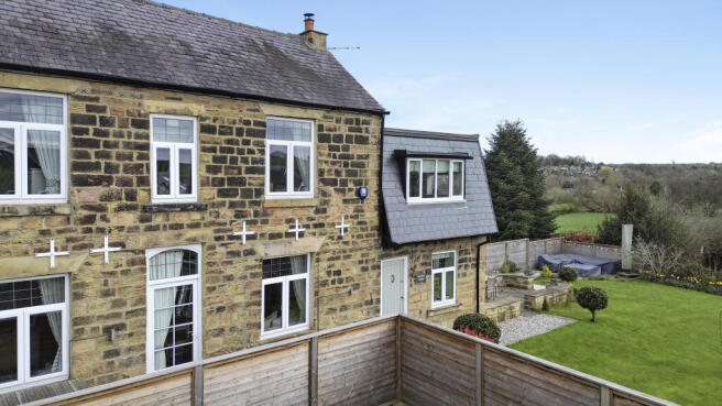 4 bed Semi-Detached for sale Image 4