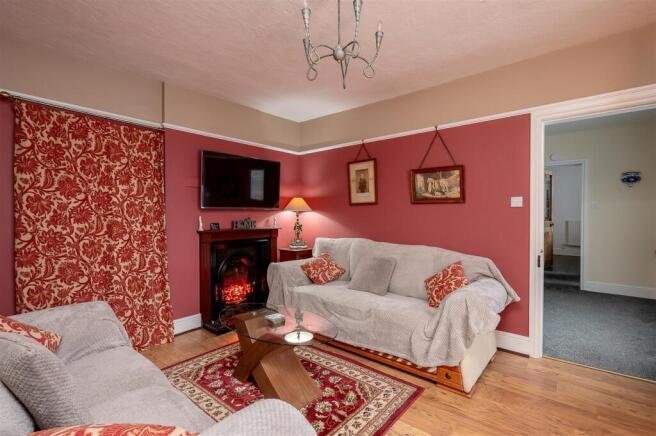 3 bed Semi-Detached for sale Image 6