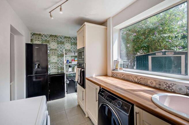 2 bed Terraced for sale Image 8
