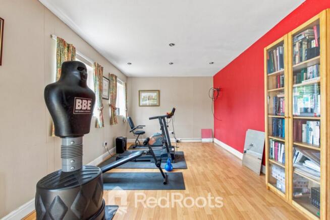 4 bed Detached for sale Image 10