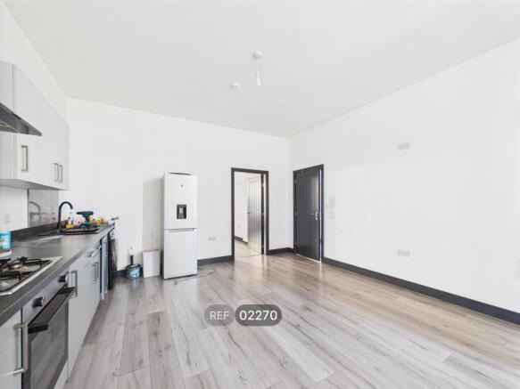 1 bed Flat to rent Image 4