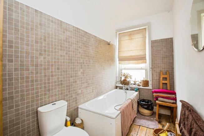 4 bed Terraced for sale Image 11