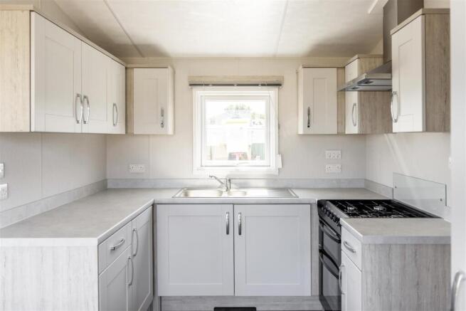 42 Oak Tree Holliday Village (Frith Bank)-17.jpg
