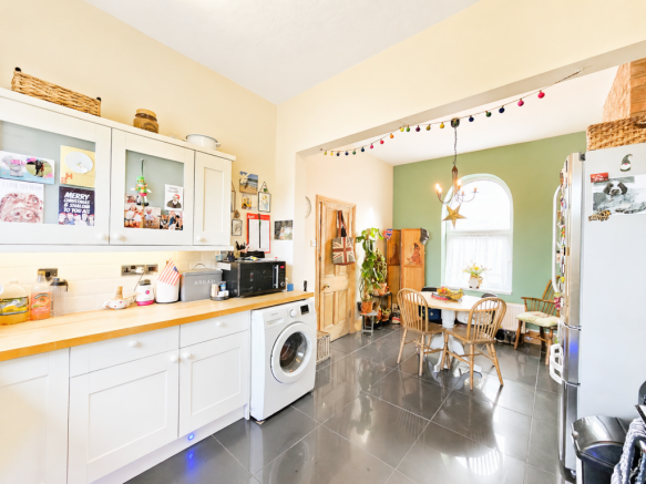 3 bed Terraced for sale Image 8
