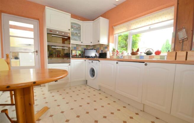 kitchen1.jpg