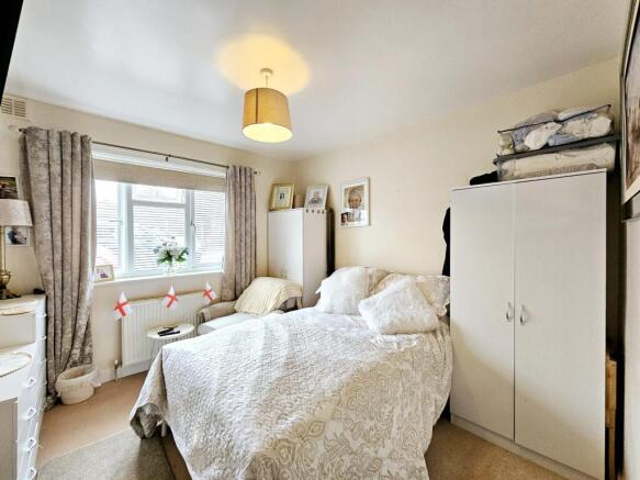2 bed Flat for sale Image 6