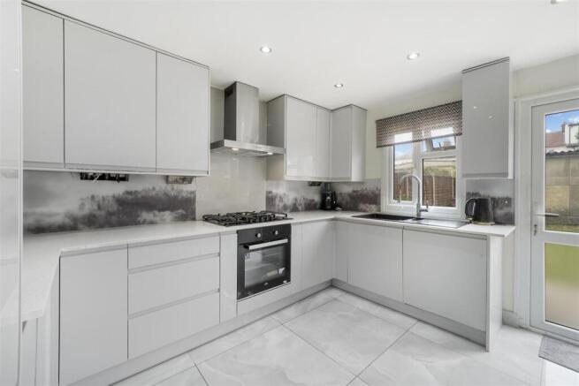 25 Horsenden Crescent - GDFu4eSagO9oAUyEPNvx.jpg