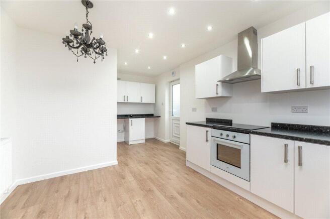 3 bed Semi-Detached for sale Image 6
