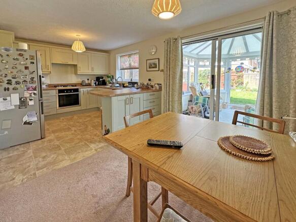 Oak Close, Exminster photo 4