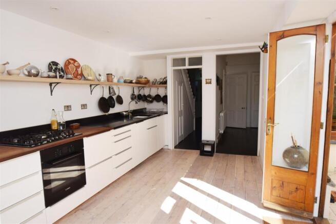 2 Park Terrace kitchen alt.JPG