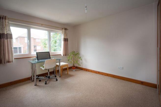 Bedroom 3/ rea...