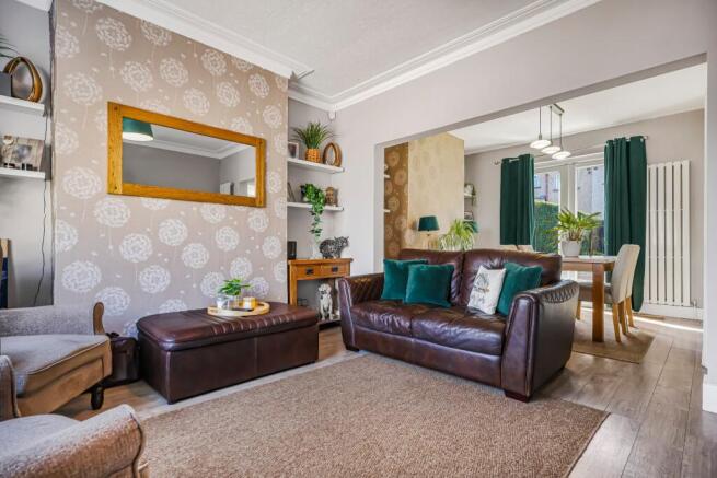 3 bed Semi-Detached for sale Image 4