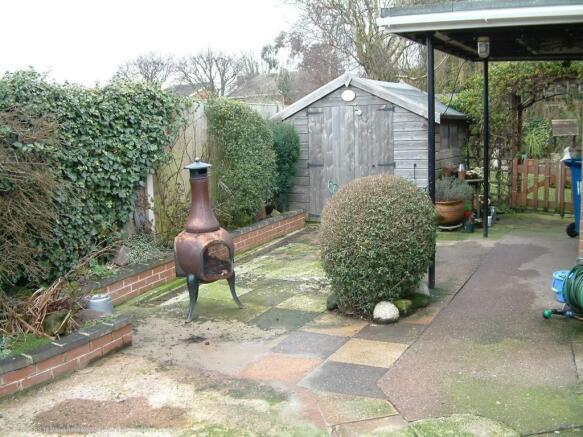 SIDE PATIO