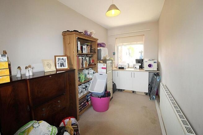 4 bed Semi-Detached for sale Image 12