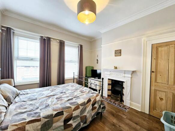 4 bed Terraced for sale Image 11