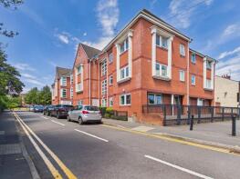 6, 1 Morris House, School Close, Longbridge, Birmingham B31 2SH