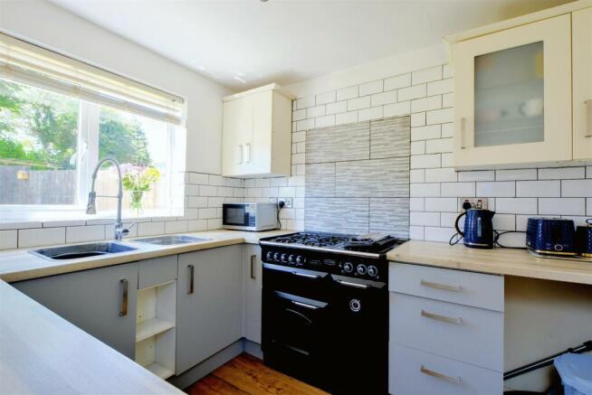 Kitchen_2.jpeg
