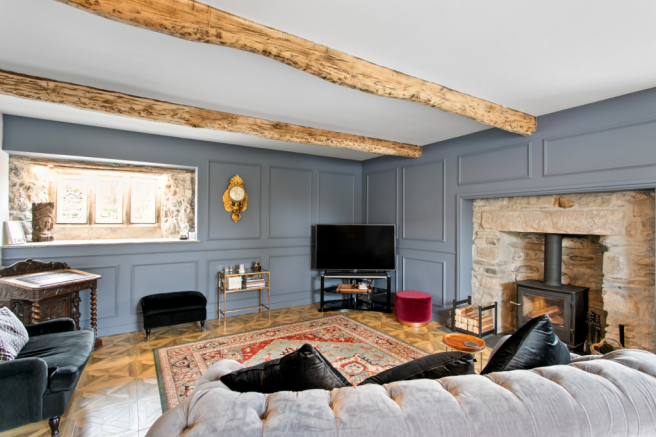 5 bed Detached for sale Image 5