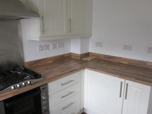 227 Chase Rd kitchen