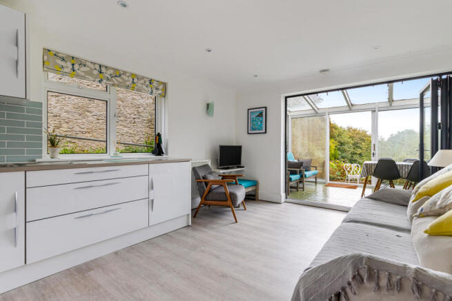 A13 - Flat 3 Whiteladies New Road Stoke Fleming - 