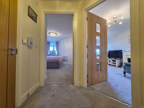1 bed Flat for sale Image 8