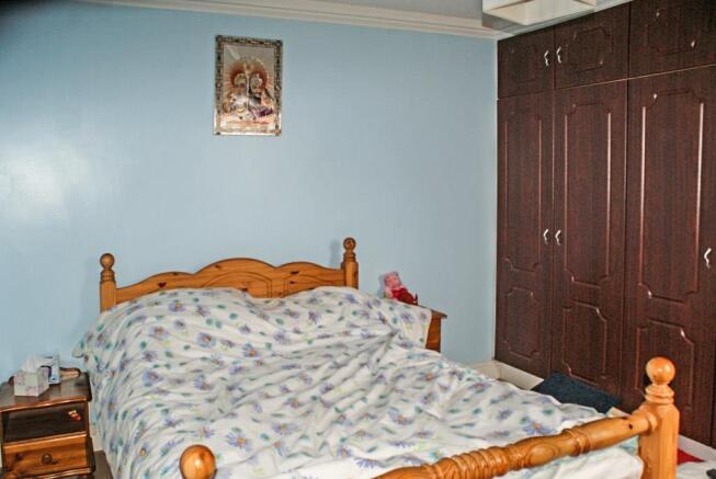 Bed 2.jpg