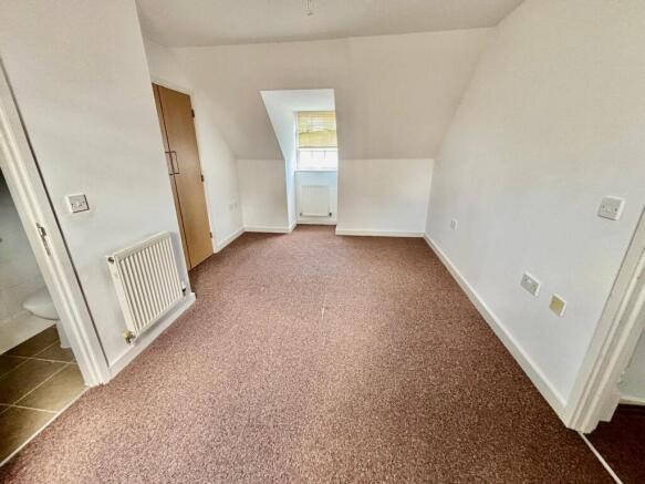 4 bed Terraced for sale Image 6