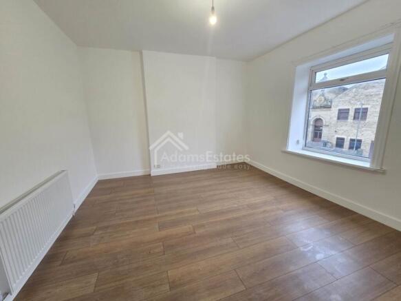 4 bed Terraced for sale Image 9