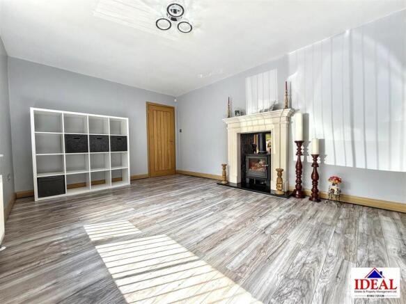 4 bed Detached Bungalow for sale Image 12