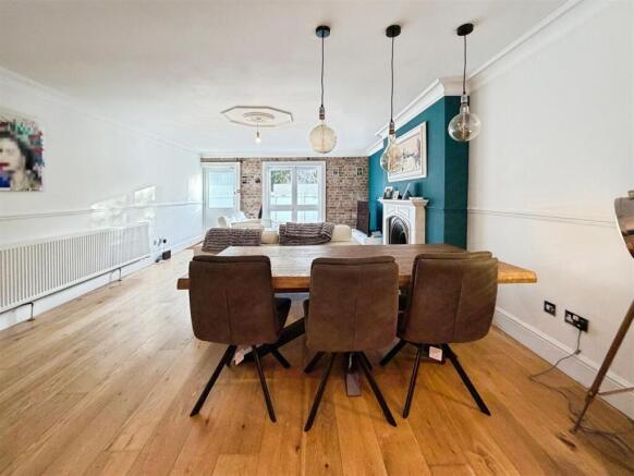 944838b8--4EE0-9750-217F7E03FDB8-40501-00001059C16