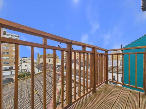 CAM04693G0-PR0098...