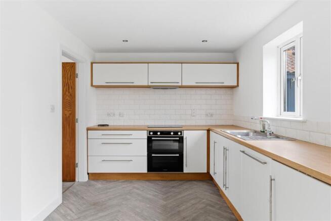 4 bed Detached for sale Image 4