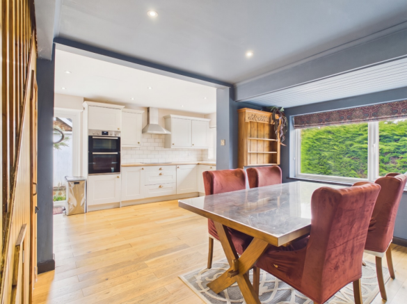 3 bed Semi-Detached for sale Image 6