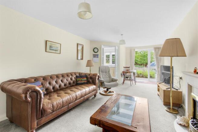 Hughenden Court, Penn Rd-4.jpg