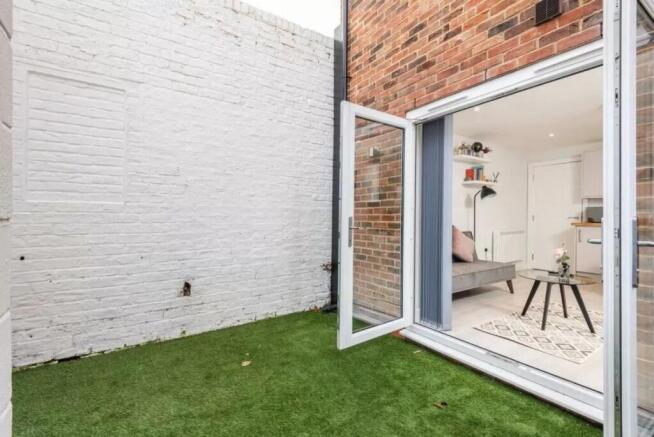 1 bed Apartment to rent Image 10