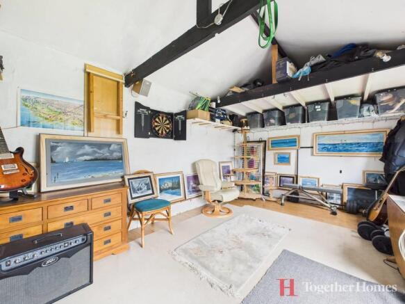 SUMMER HOUSE