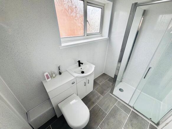 3 bed Semi-Detached to rent Image 6