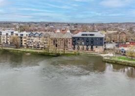 Flat 11, 69 Boatrace Court, Mortlake High Street, Mortlake, London SW14 8HL