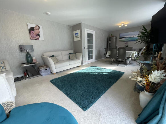 Lounge b