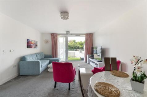 Hickman Avenue, Highams Park