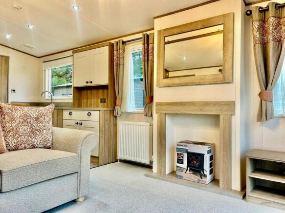 Three bed ABI Ambleside, Caldecott Hall Country Park, Beccles Road, Fritton, Norfolk, NR31 9EY photo 4