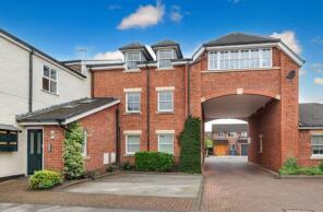 11, Laburnum Court, Lymm WA13 9GE