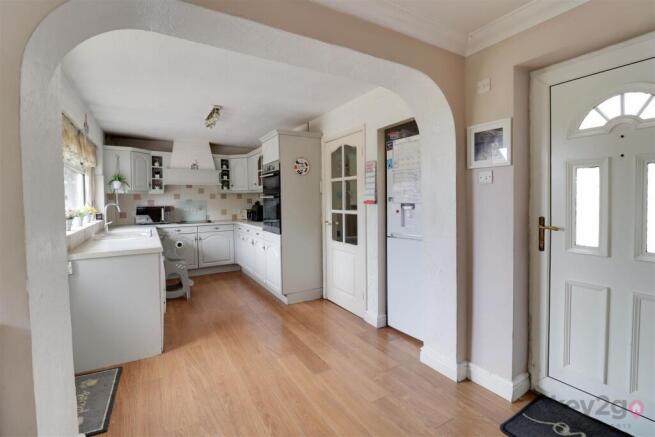 3 bed Semi-Detached for sale Image 6