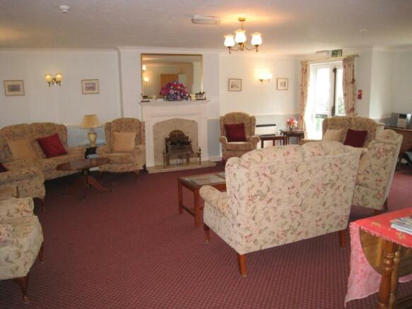 A COMMUNAL LOUNGE.JP
