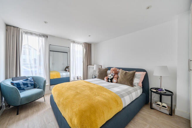 1411354-12-698c7ebebb76a