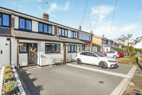 Maypole Drive, Chigwell, IG7