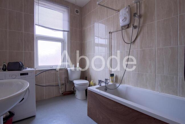 3 bed House to rent Image 6